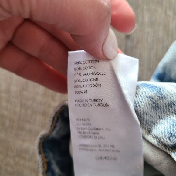 Free People We The Free Maggie Distressed Jean Shorts Women's Size 25 - Picture 5 of 9